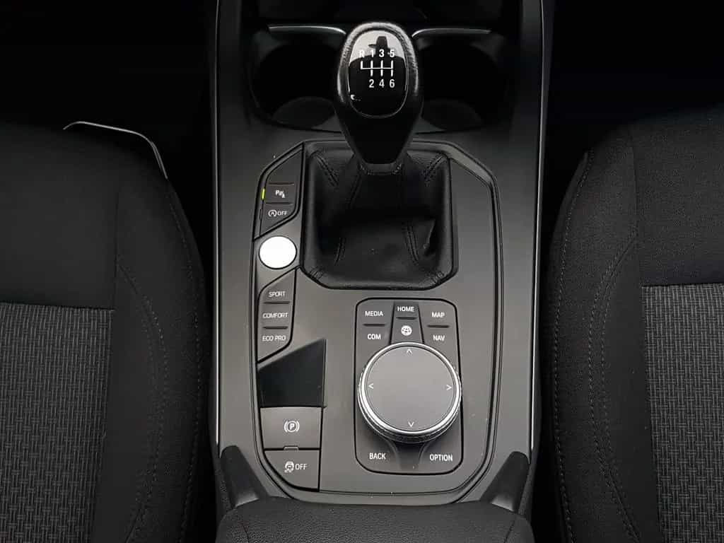 BMW 1 Series 118i Advantage Navi Einparkhilfe Sitzheizung Alu 12/2020-photo-14