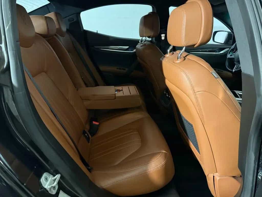 Maserati Ghibli GranLusso 10/2014-photo-9