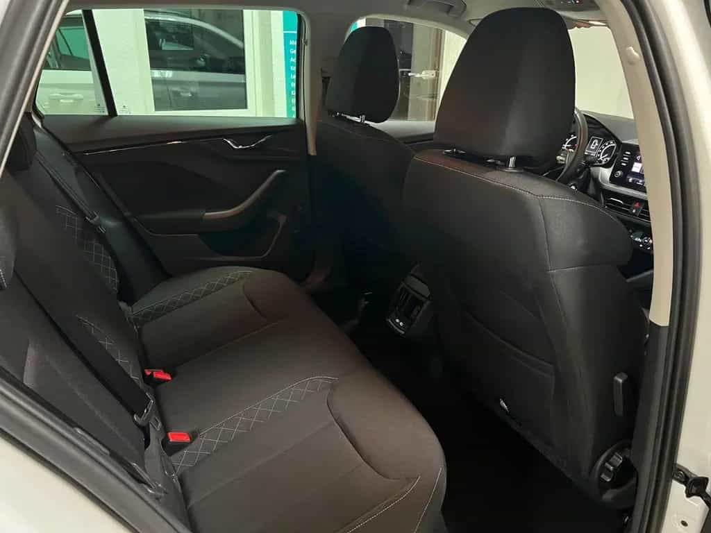 Skoda Kamiq Ambition Autom. Navi CarPlay LED R.Kamera 02/2024-photo-16