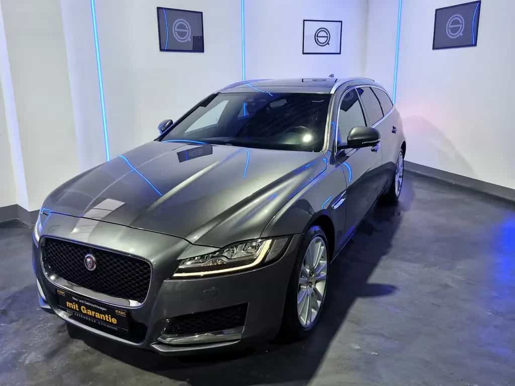 Jaguar XF SPORTBRAKE PORTFOLIO AWD LED/LEDER/PANORAMA 08/2018-photo-0