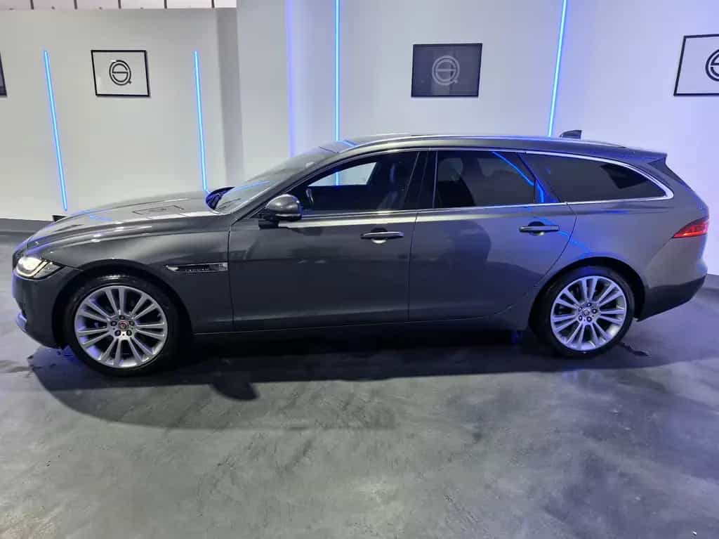 Jaguar XF SPORTBRAKE PORTFOLIO AWD LED/LEDER/PANORAMA 08/2018-photo-1