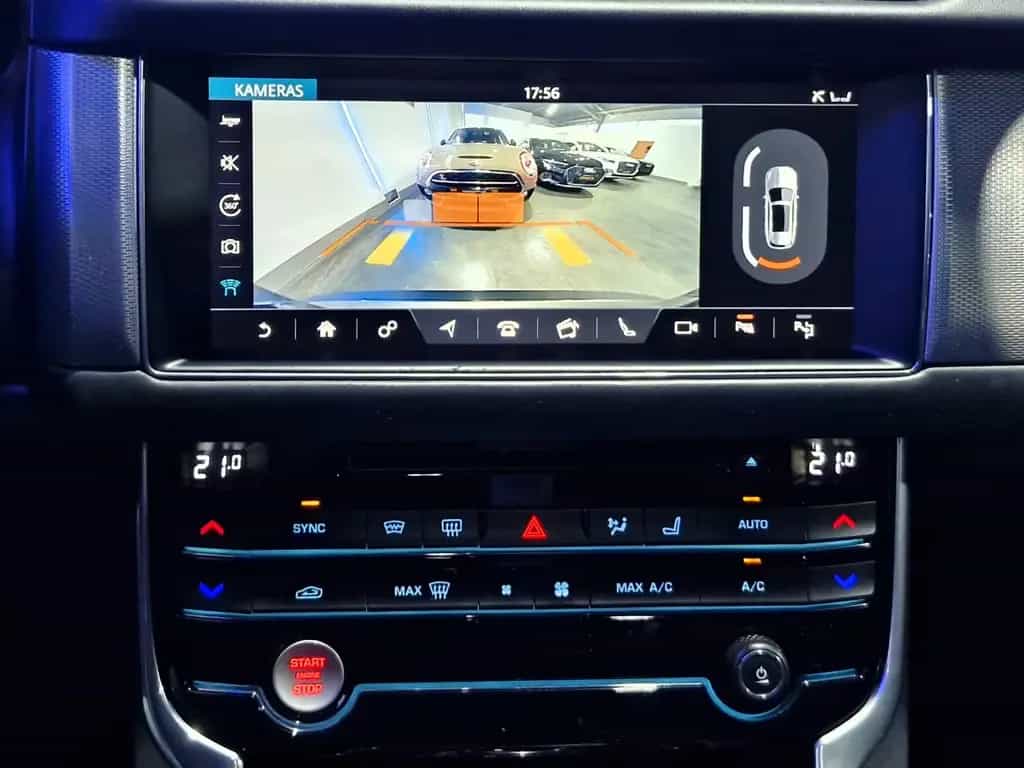 Jaguar XF SPORTBRAKE PORTFOLIO AWD LED/LEDER/PANORAMA 08/2018-photo-19