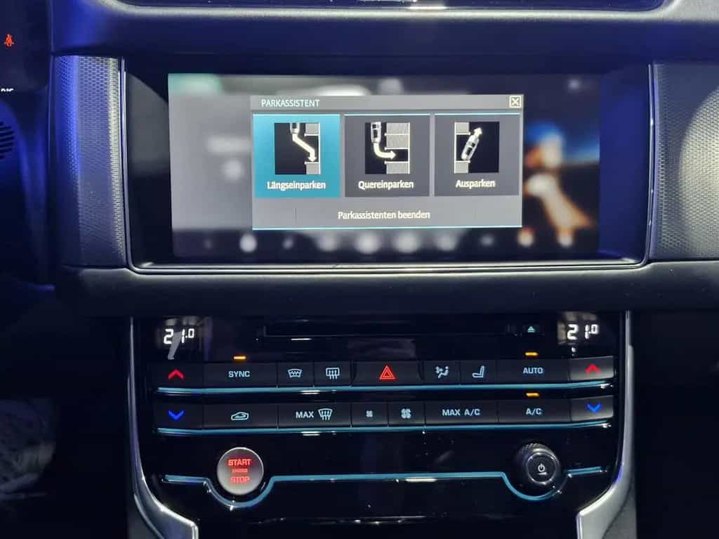 Jaguar XF SPORTBRAKE PORTFOLIO AWD LED/LEDER/PANORAMA 08/2018-photo-20
