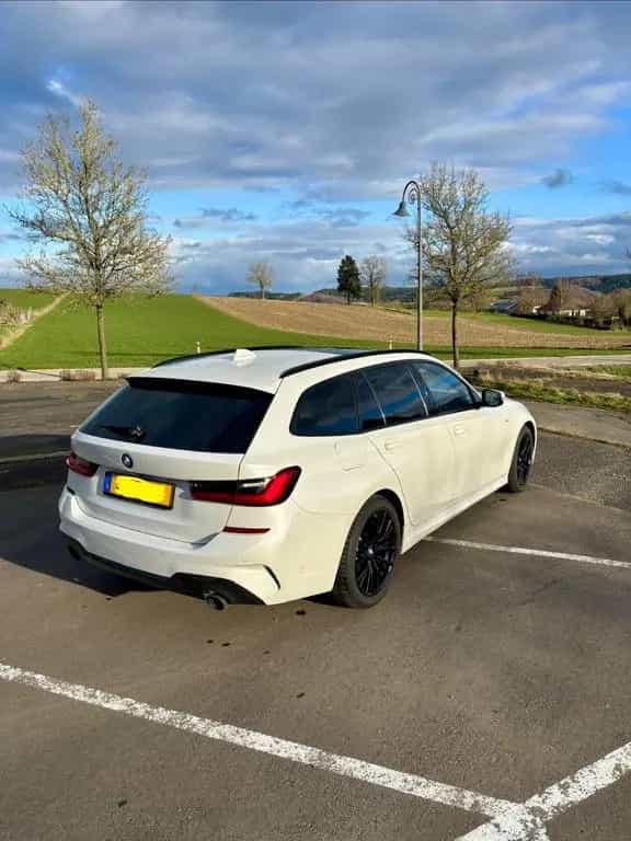 BMW 3 Series 330d xDrive Touring M Sport Auto. AHK 06/2021-photo-4