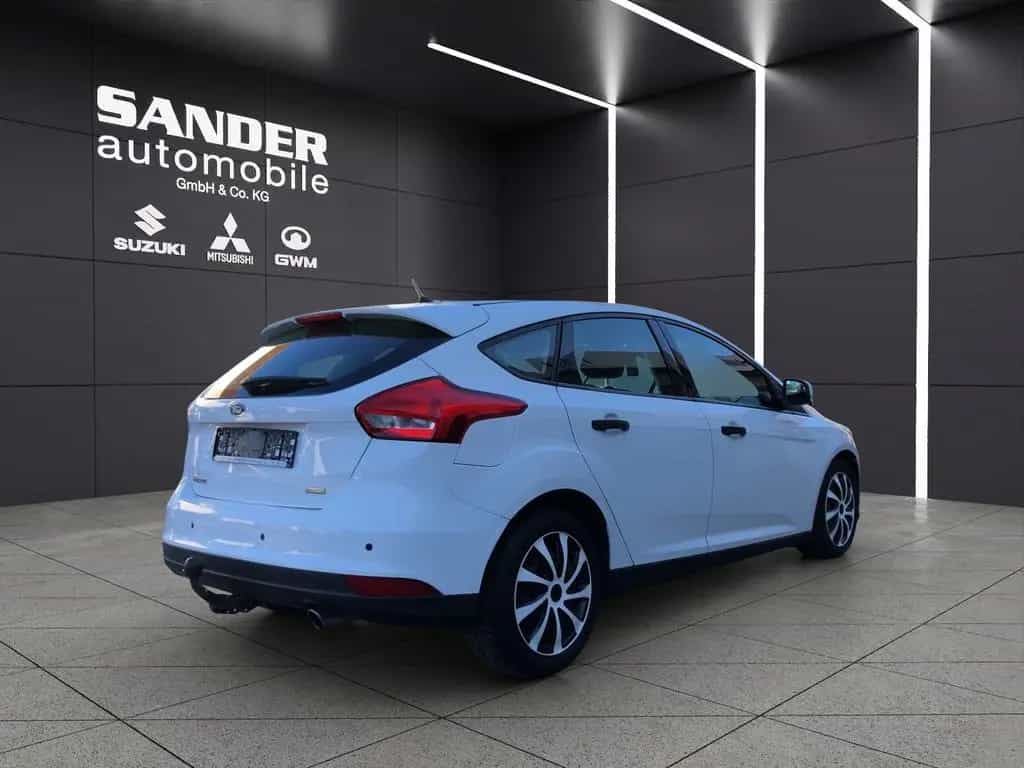 Ford Focus 1,5 EcoBoost Automatik 5-türig AHK 05/2017-photo-2