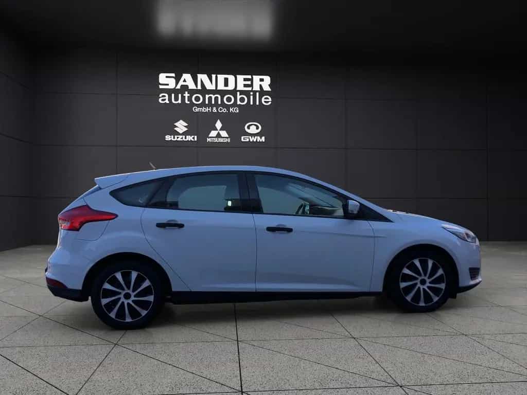 Ford Focus 1,5 EcoBoost Automatik 5-türig AHK 05/2017-photo-6