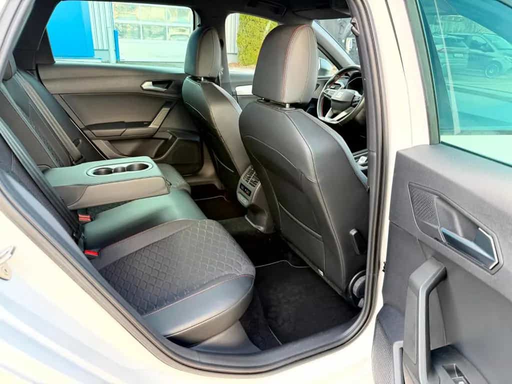 Seat Leon 1.5 eTSI ACT FR DSG Sportstourer Navi_Kamer 02/2022-photo-10