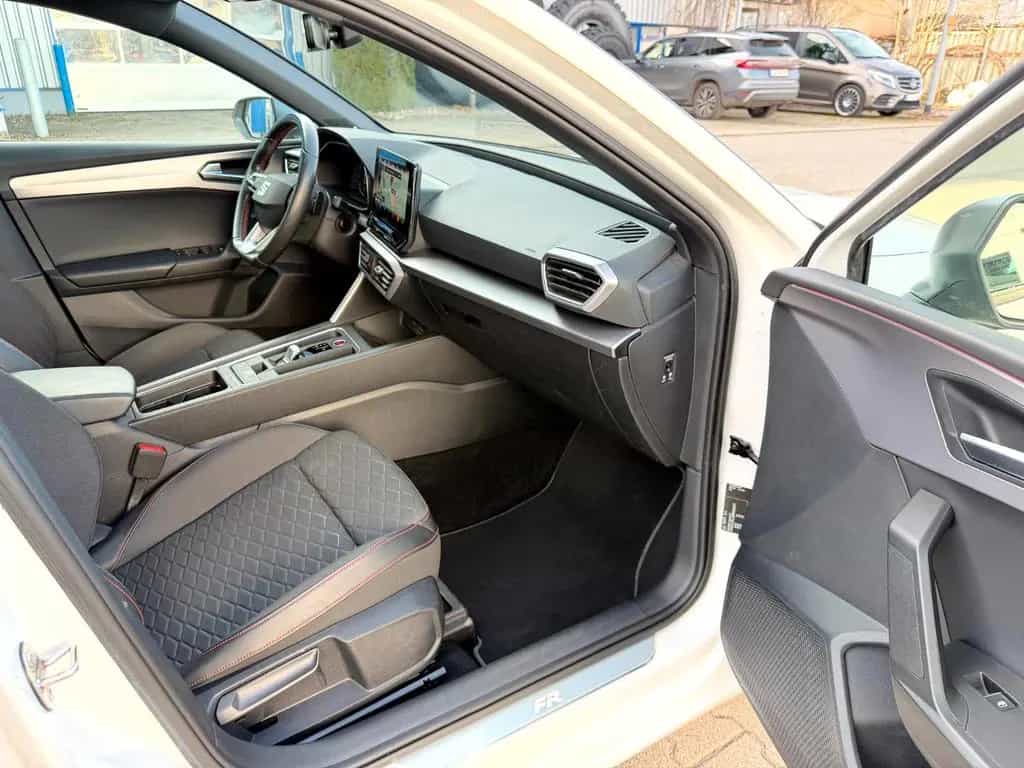 Seat Leon 1.5 eTSI ACT FR DSG Sportstourer Navi_Kamer 02/2022-photo-11