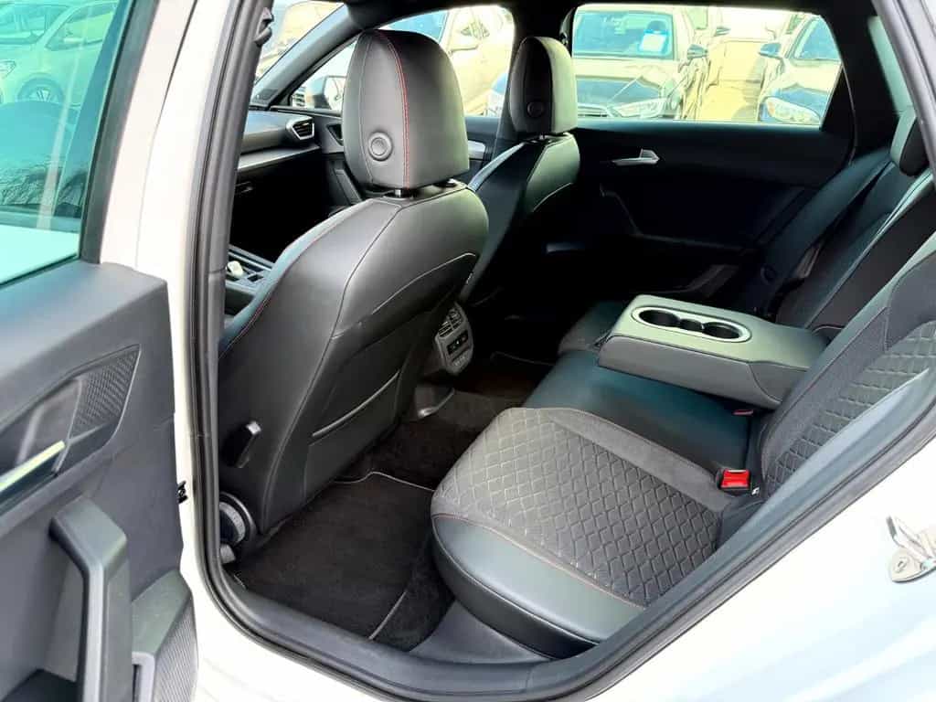 Seat Leon 1.5 eTSI ACT FR DSG Sportstourer Navi_Kamer 02/2022-photo-9