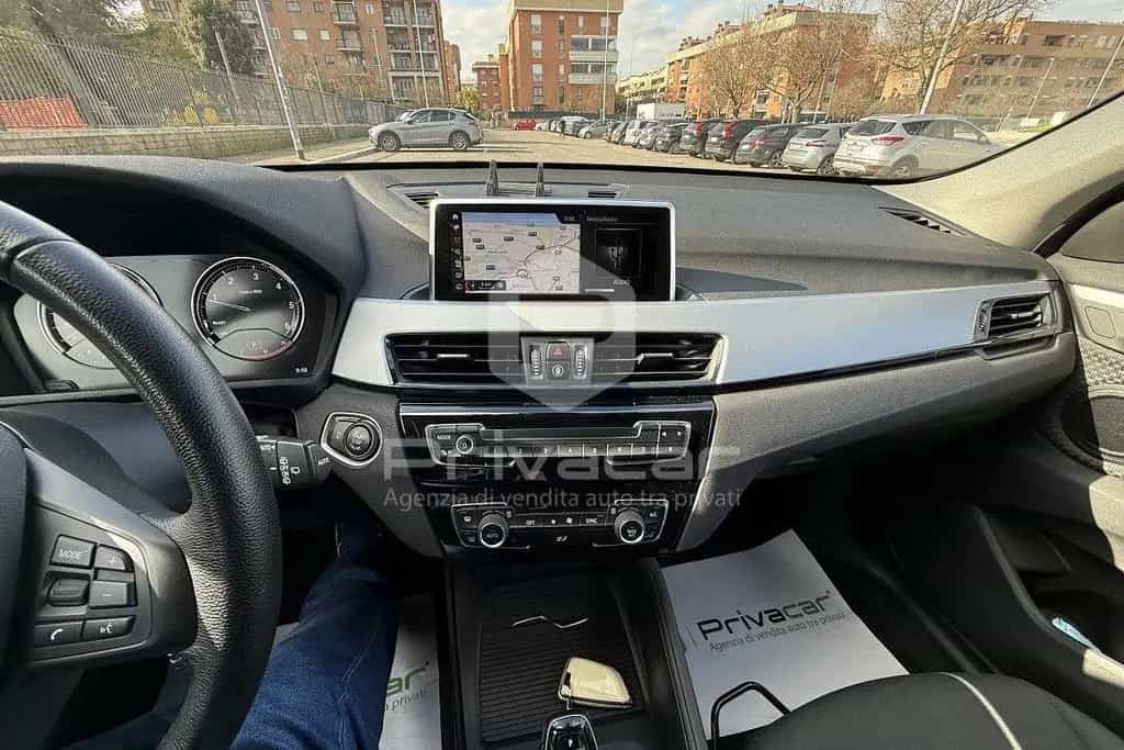 BMW X1 sDrive18d Advantage 11/2019-photo-10