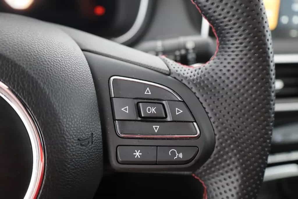 MG HS 1.5 T-GDI Luxury Aut. LED ACC Navi 360° Pano 03/2024-photo-15