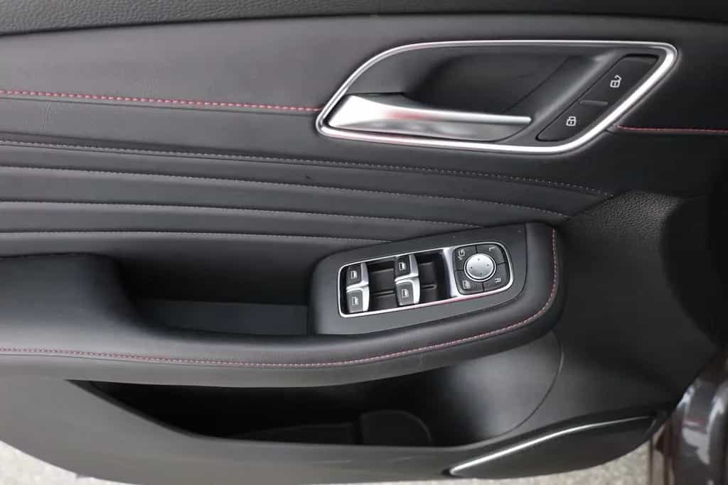 MG HS 1.5 T-GDI Luxury Aut. LED ACC Navi 360° Pano 03/2024-photo-18