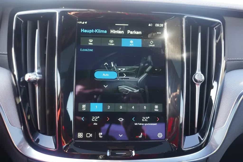 Volvo S60 2.0 M-Hybrid Ultimate Dark AWD LED 360° Navi 11/2023-photo-30