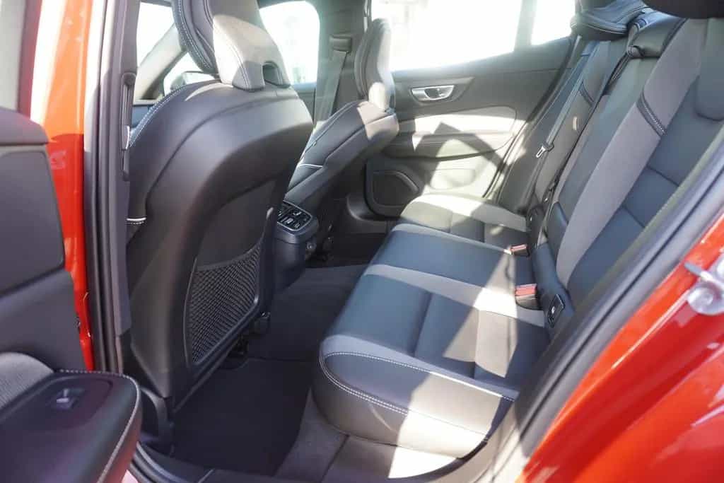 Volvo S60 2.0 M-Hybrid Ultimate Dark AWD LED 360° Navi 11/2023-photo-8