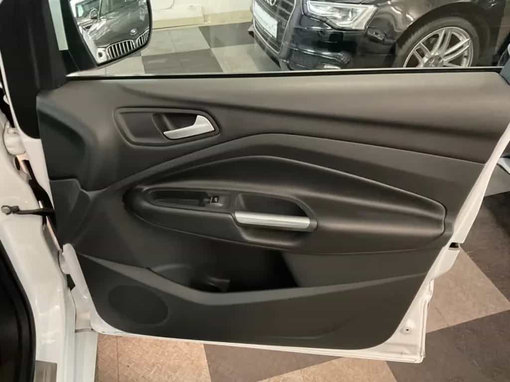 Ford Kuga ST-Line 2,0, Aut, Navi, Xenon 03/2018-photo-17
