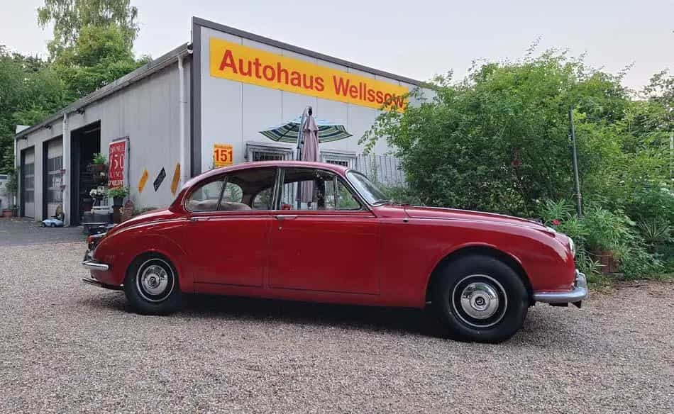 Jaguar MK II Daimler 2.5 V8 02/1969-photo-1