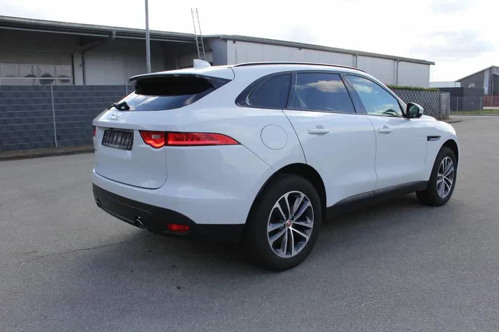 Jaguar F-Pace Prestige AWD 10/2017-photo-2