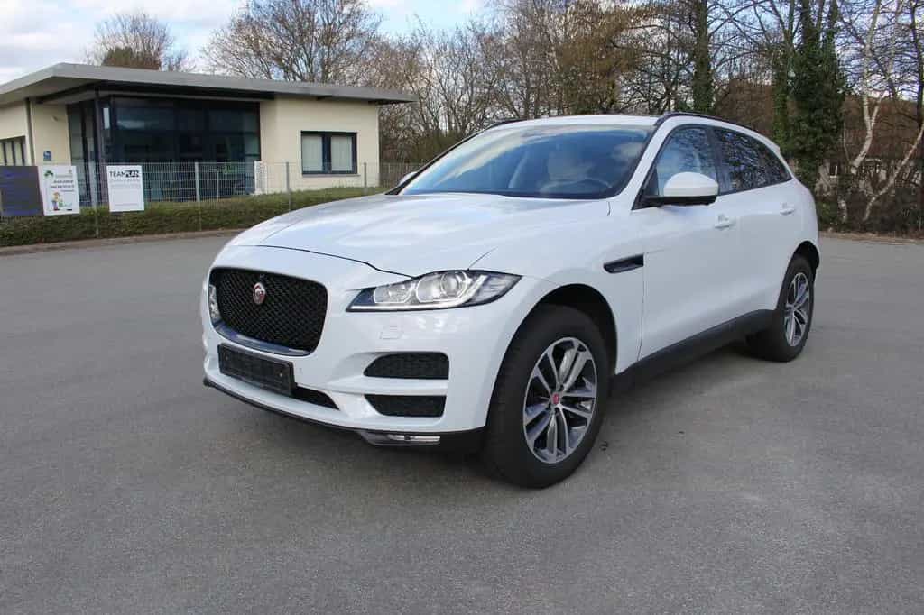 Jaguar F-Pace Prestige AWD 10/2017-photo-3