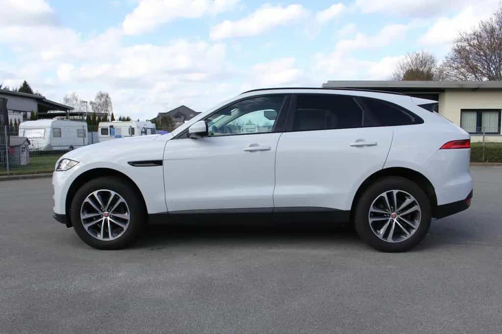 Jaguar F-Pace Prestige AWD 10/2017-photo-4