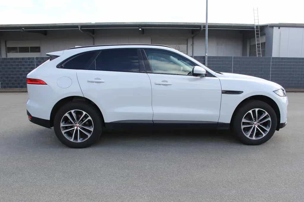 Jaguar F-Pace Prestige AWD 10/2017-photo-5
