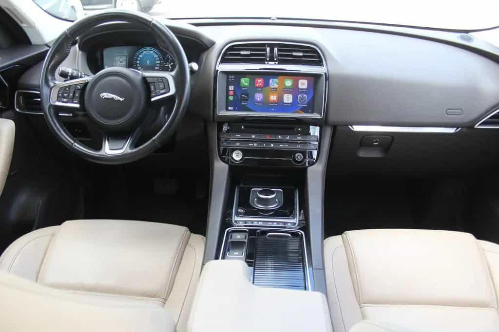 Jaguar F-Pace Prestige AWD 10/2017-photo-8