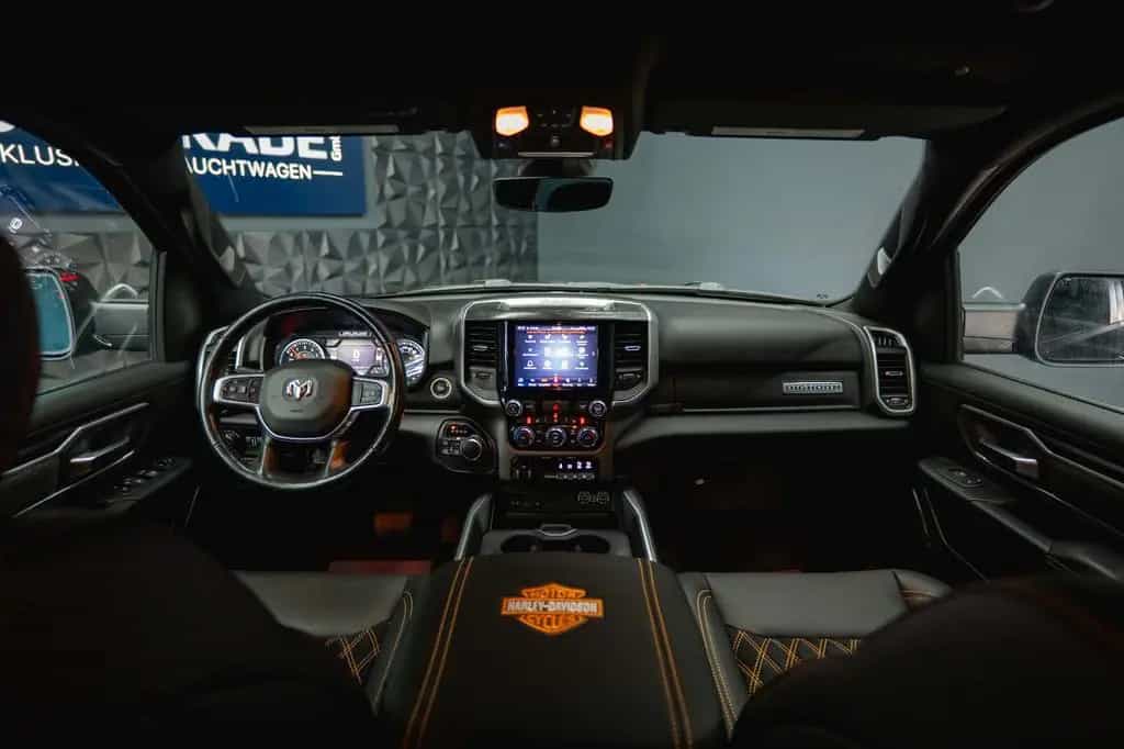 Dodge RAM 5.7 V8 HEMI 4x4 OFFROAD Night HarleyDavidson 01/2020-photo-25