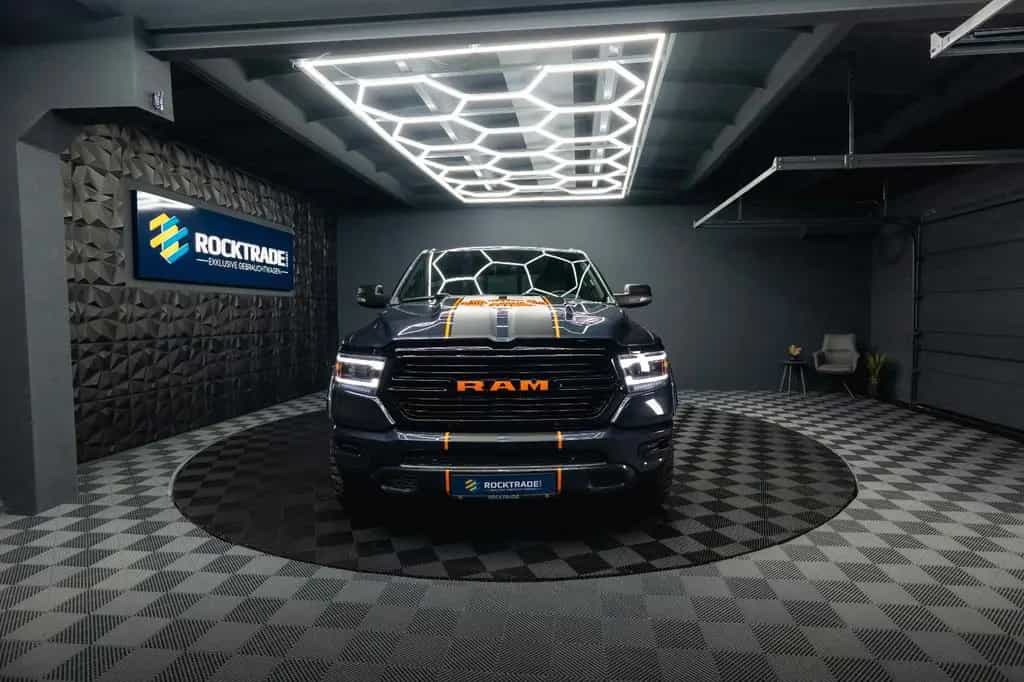 Dodge RAM 5.7 V8 HEMI 4x4 OFFROAD Night HarleyDavidson 01/2020-photo-3