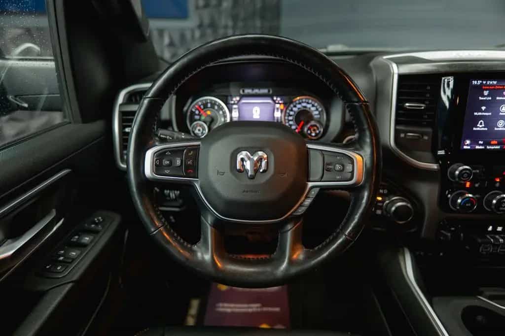 Dodge RAM 5.7 V8 HEMI 4x4 OFFROAD Night HarleyDavidson 01/2020-photo-32