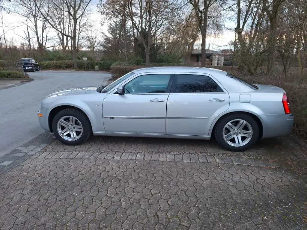 Chrysler 300C 3.5 V6 Autom. mit Prins LGP Anlage 06/2010-photo-1