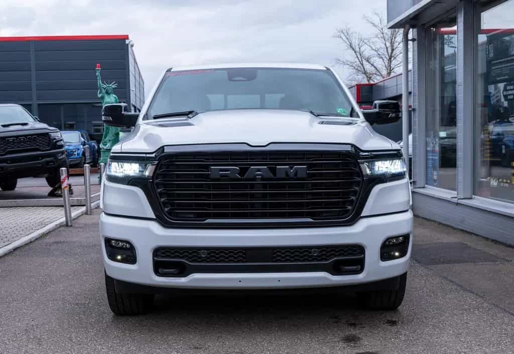 Dodge RAM Laramie Night 3.0l,ACC,5 J.Garantie null-photo-1