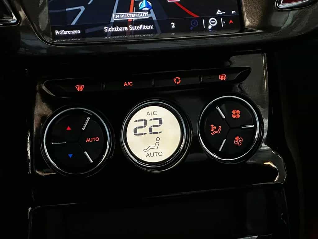 DS Automobiles DS3 Sport Chic 1.HAND/LEDER/NAVI/KAMERA/SHZ 04/2016-photo-21