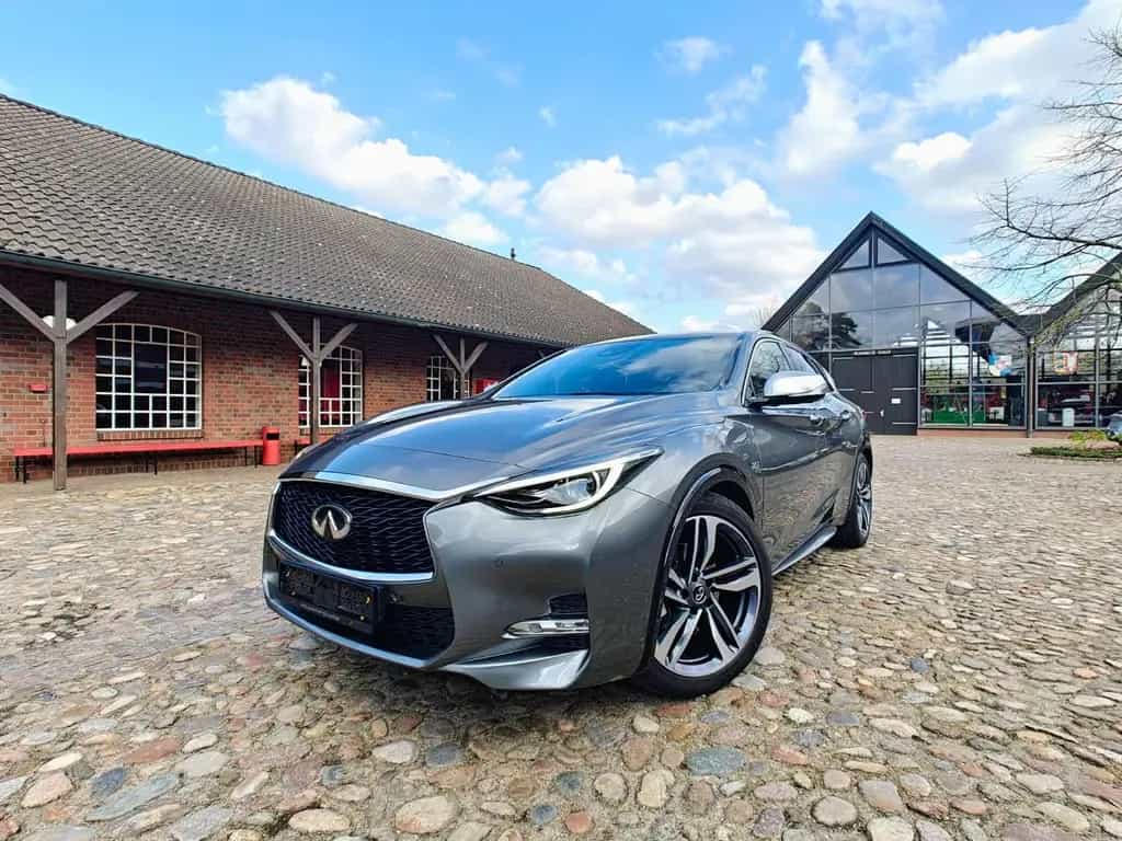 Infiniti Q30 S Automatik Sportpaket Alcantar 01/2017-photo-0