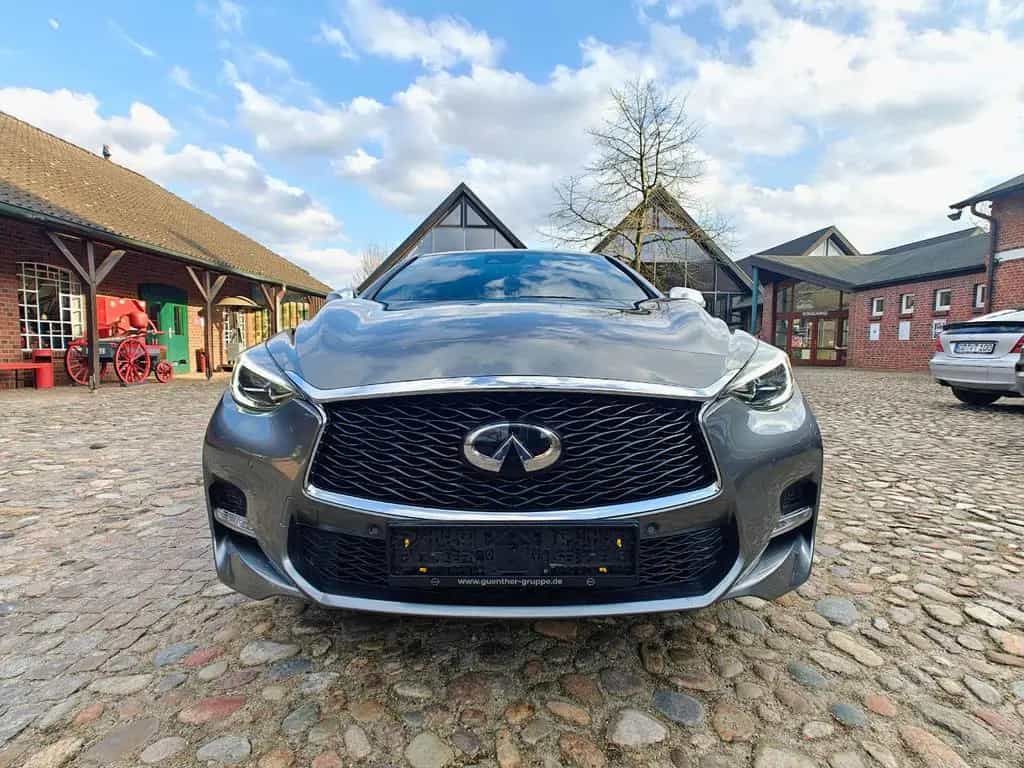 Infiniti Q30 S Automatik Sportpaket Alcantar 01/2017-photo-1