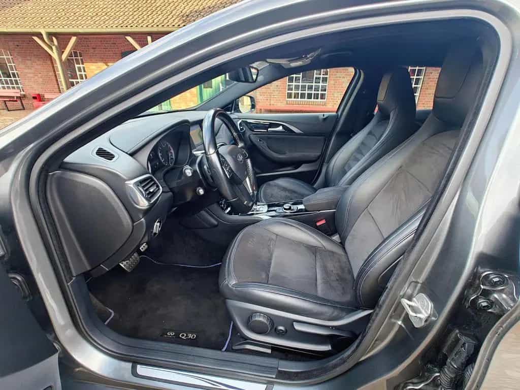 Infiniti Q30 S Automatik Sportpaket Alcantar 01/2017-photo-10