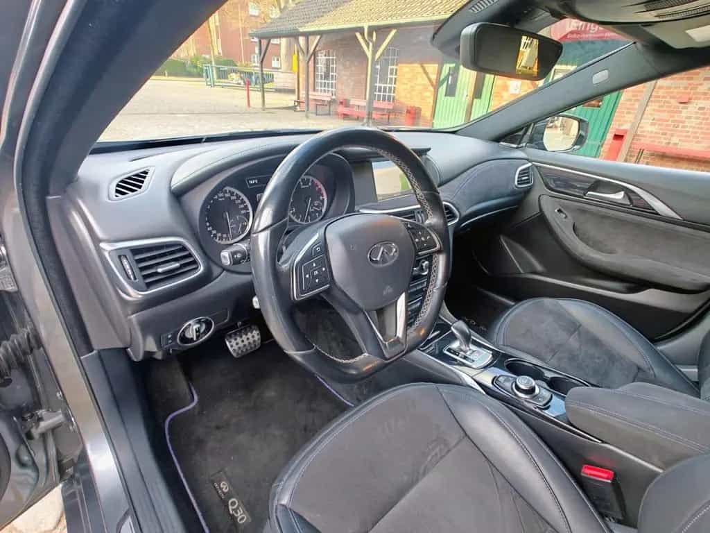 Infiniti Q30 S Automatik Sportpaket Alcantar 01/2017-photo-11