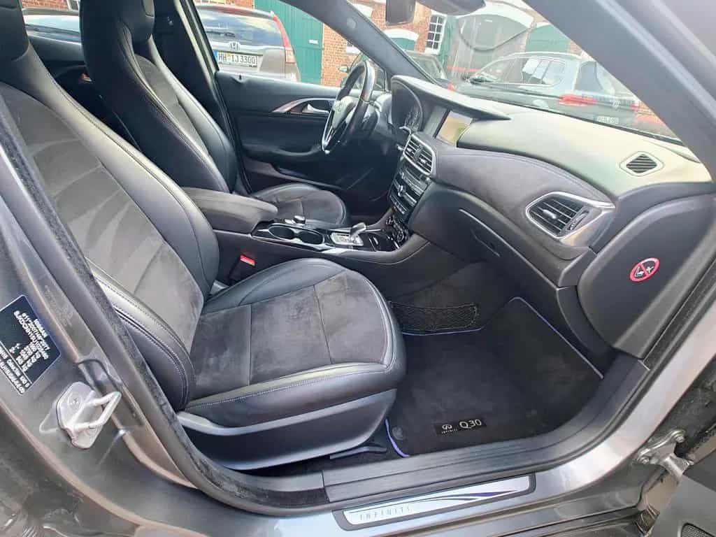 Infiniti Q30 S Automatik Sportpaket Alcantar 01/2017-photo-12