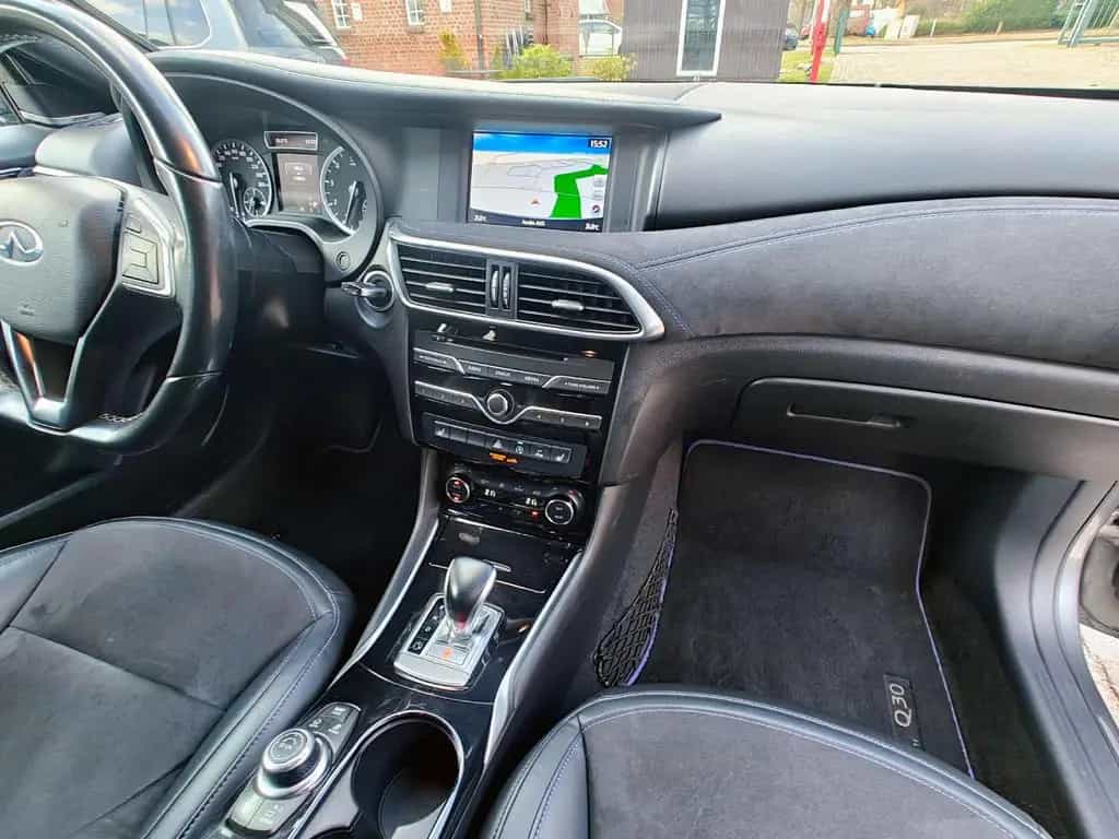 Infiniti Q30 S Automatik Sportpaket Alcantar 01/2017-photo-13