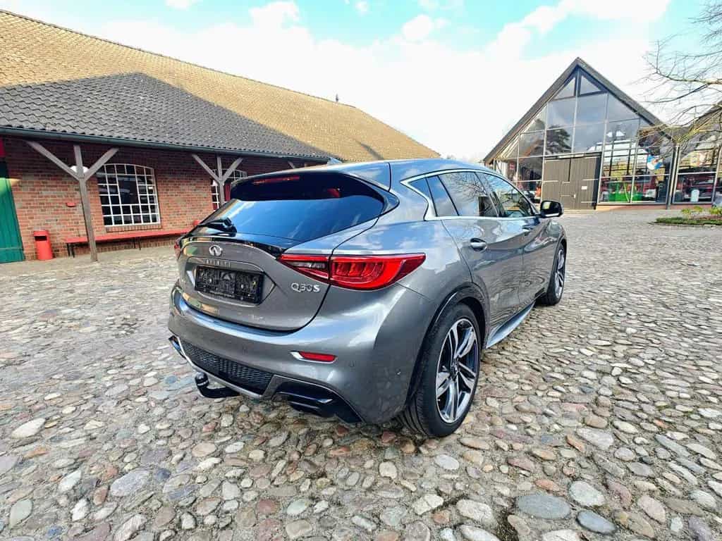 Infiniti Q30 S Automatik Sportpaket Alcantar 01/2017-photo-3