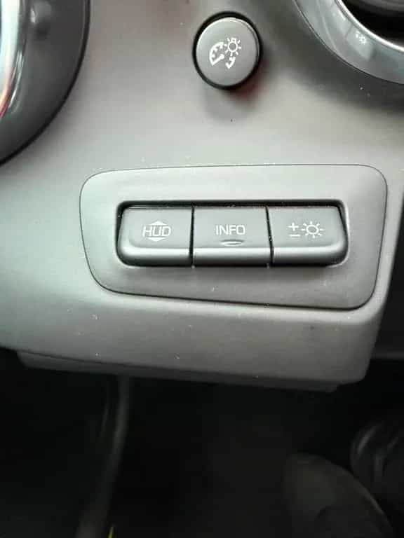 Chevrolet Camaro SS 6.2 V8 Sport AT NAVI PDC KAMERA HUD 03/2019-photo-17