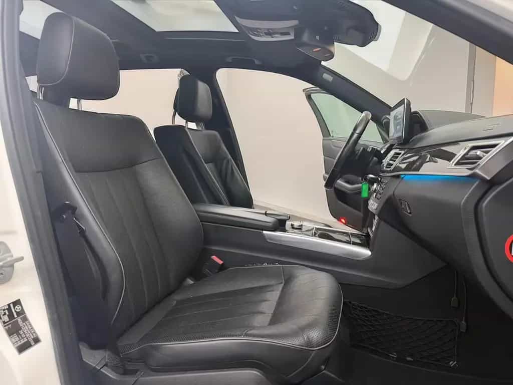 Mercedes-Benz E 350 BT 4Matic AMG LINE*MEGAVOLL + AIRMATIC 04/2015-photo-19