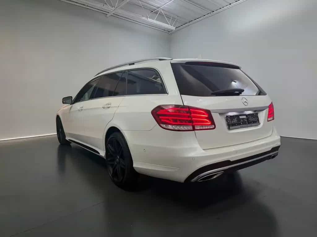 Mercedes-Benz E 350 BT 4Matic AMG LINE*MEGAVOLL + AIRMATIC 04/2015-photo-4