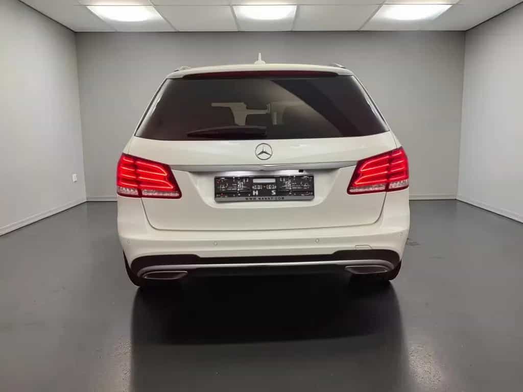 Mercedes-Benz E 350 BT 4Matic AMG LINE*MEGAVOLL + AIRMATIC 04/2015-photo-5