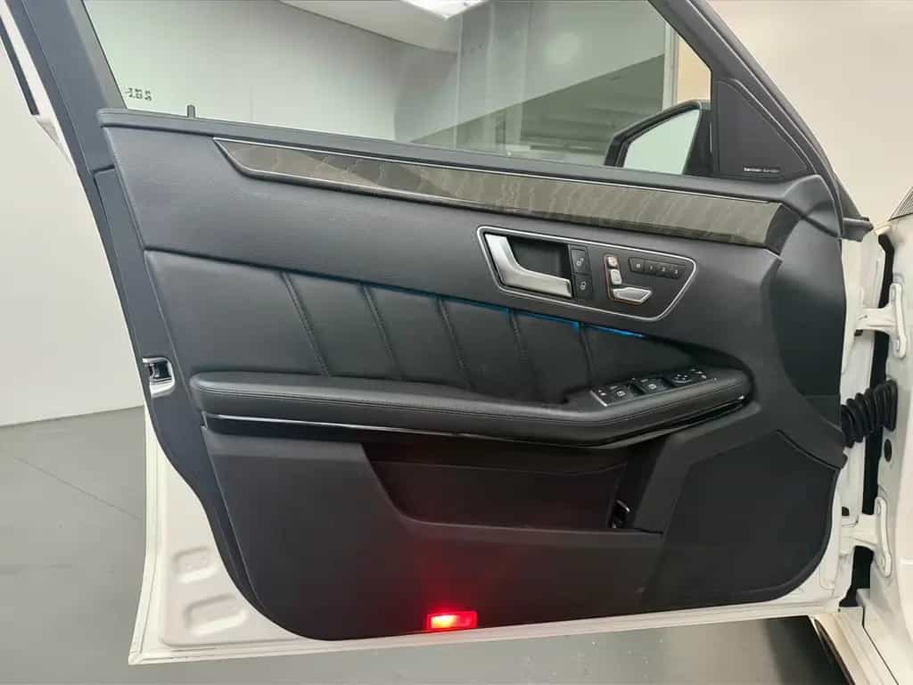 Mercedes-Benz E 350 BT 4Matic AMG LINE*MEGAVOLL + AIRMATIC 04/2015-photo-8