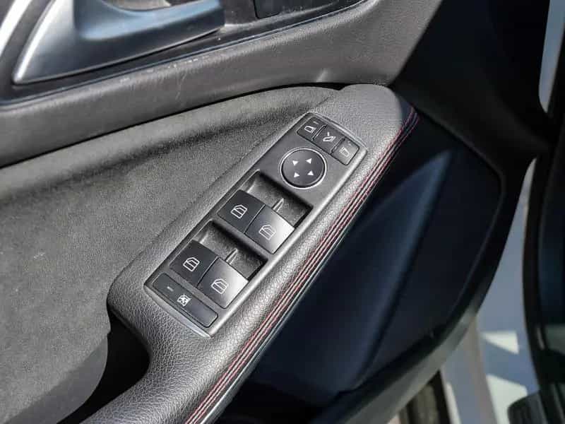 Mercedes-Benz GLA 250 AMG PANO PDC SHD SHZ 12/2018-photo-4