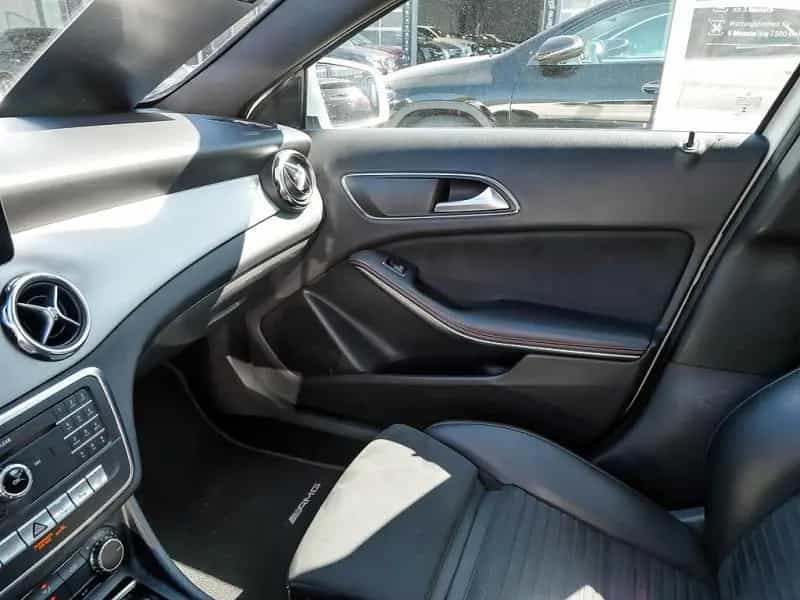 Mercedes-Benz GLA 250 AMG PANO PDC SHD SHZ 12/2018-photo-11