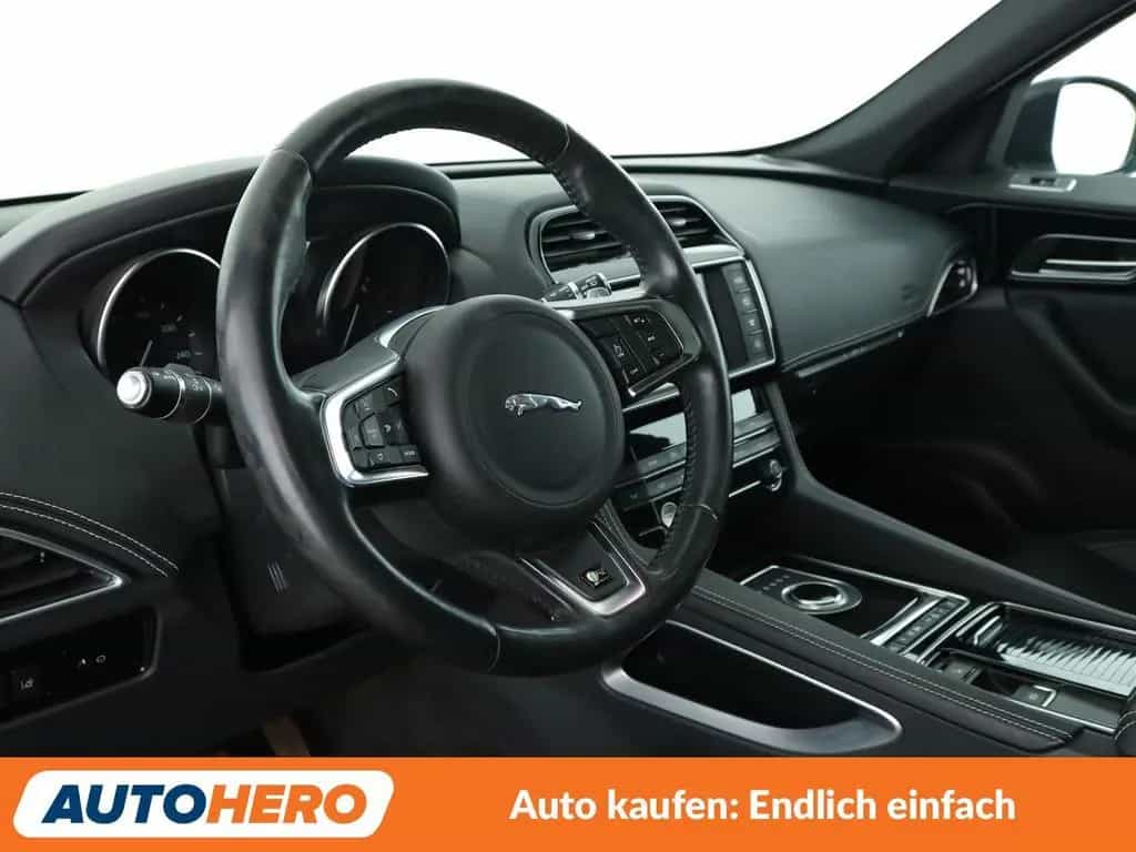 Jaguar 20d R-Sport AWD Aut.*NAV*XENON*TEMP*CAM*PDC*SHZ* 06/2018-photo-9