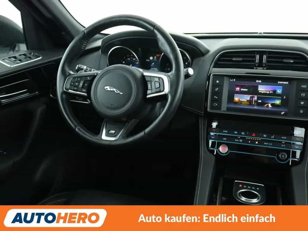 Jaguar 20d R-Sport AWD Aut.*NAV*XENON*TEMP*CAM*PDC*SHZ* 06/2018-photo-11