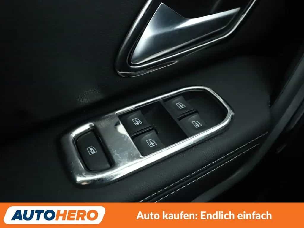 Dacia Duster 1.3 TCe Prestige *NAVI*CAM*TEMPO*SHZ*ALU* 12/2019-photo-24