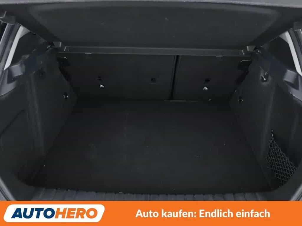 BMW 1 Series 120i Advantage Aut.*NAVI*LED*CAM*SHZ*TEMPO*ALU* 07/2021-photo-17