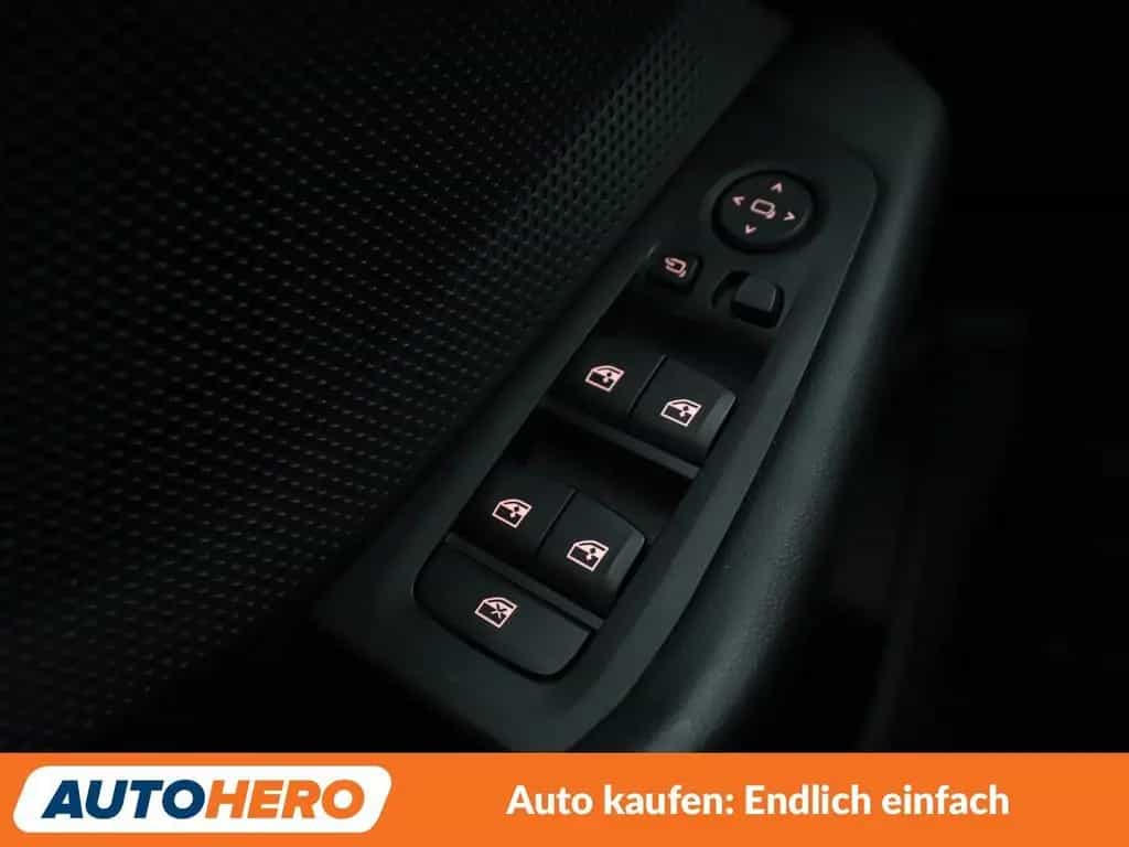 BMW 1 Series 120i Advantage Aut.*NAVI*LED*CAM*SHZ*TEMPO*ALU* 07/2021-photo-25